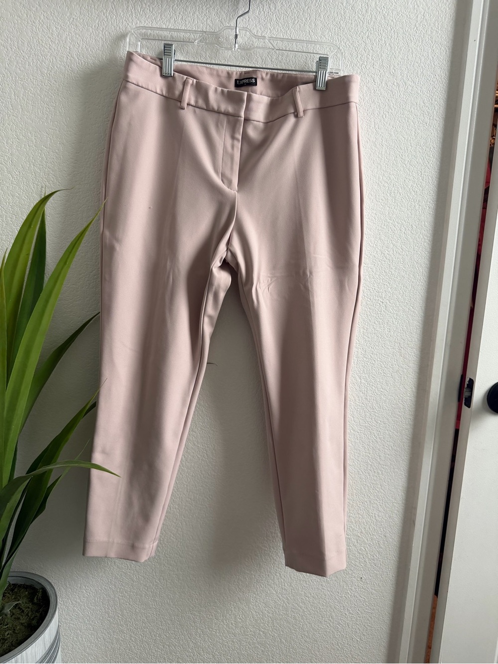 Express Slim Cropped Pants in Pale Blush